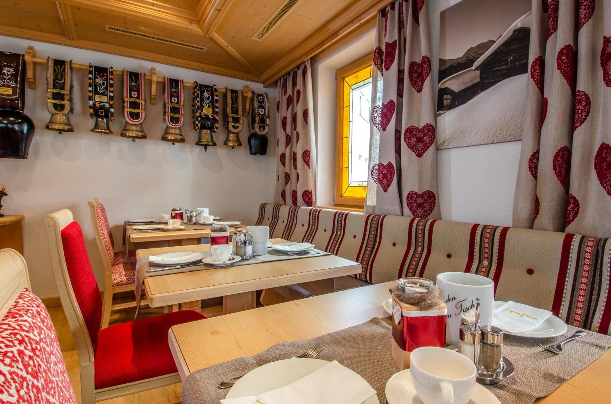 Sporthotel Almhof Ischgl Exteriör bild