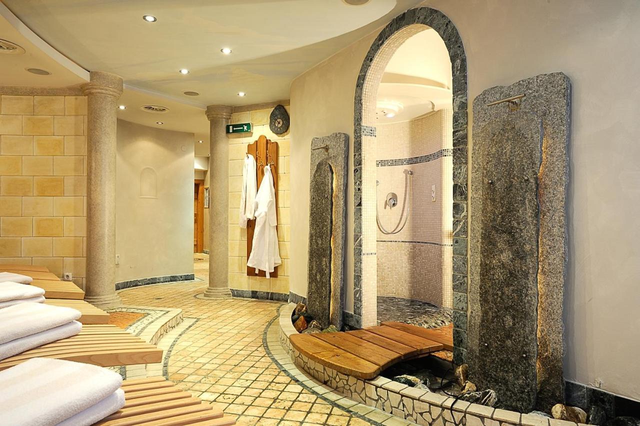Sporthotel Almhof Ischgl Exteriör bild